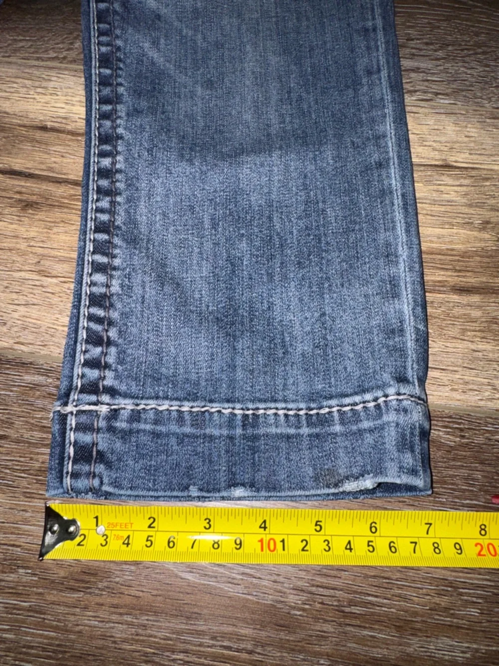 Kut From The Kloth Medium Wash Distressed Bermuda Shorts Size 4 - Picture 11 of 11